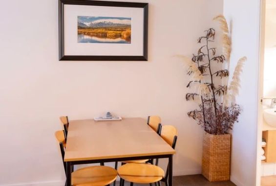 1-Bedroom Villa dining table